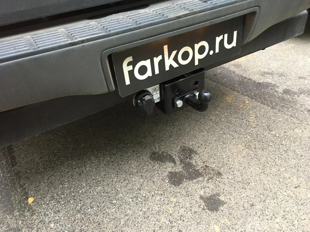 Фаркоп Лидер Плюс для Toyota Hilux 2010-2015 T114-FC в Барнаул