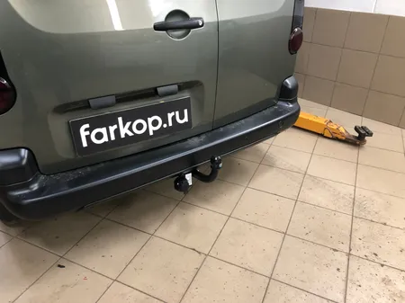 Фаркоп Oris для Peugeot Partner 2008-, (L1, L2) 2556-A в Барнаул