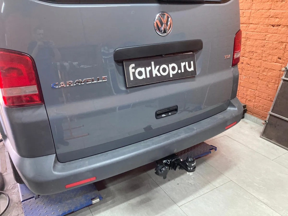 Фаркоп TowRus для Volkswagen Caravelle 2003-2015 269076 в Барнаул