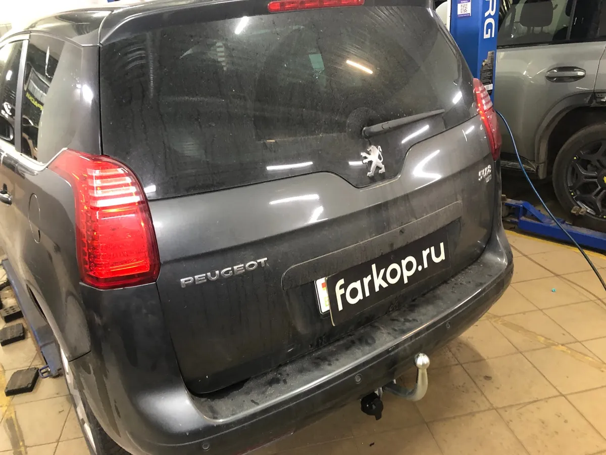Фаркоп Galia для Peugeot 5008 2010-2016 C051A в Барнаул